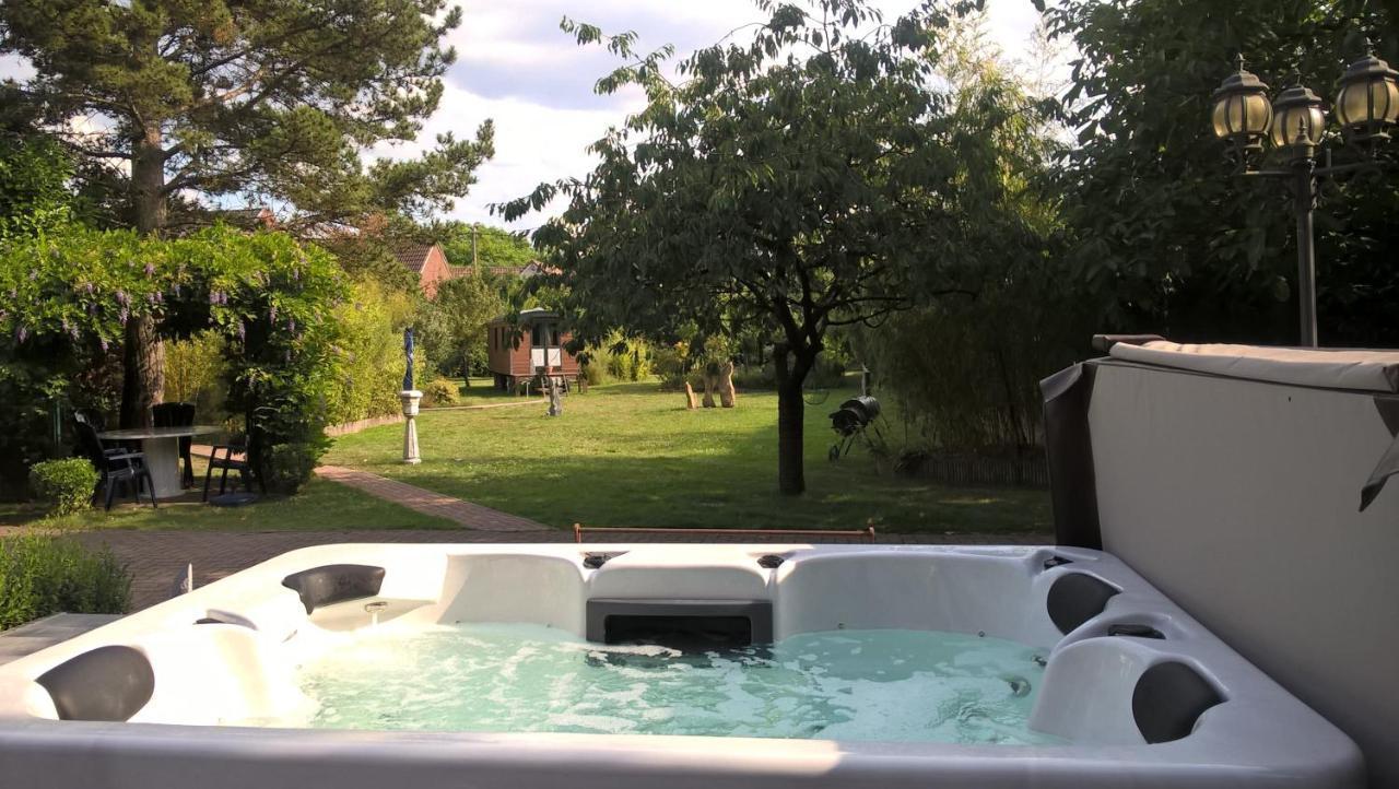 Le Fond De La Biche Bed & Breakfast Goutroux Екстериор снимка